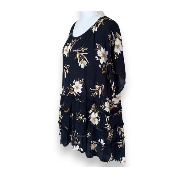 BaeVely Floral Tunic Blouse, Hi Lo short sleeve - Size M - Picture 3 of 4